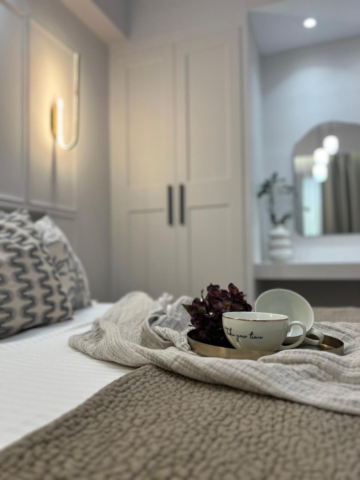 Oikiaegina Apartment Bagian luar foto