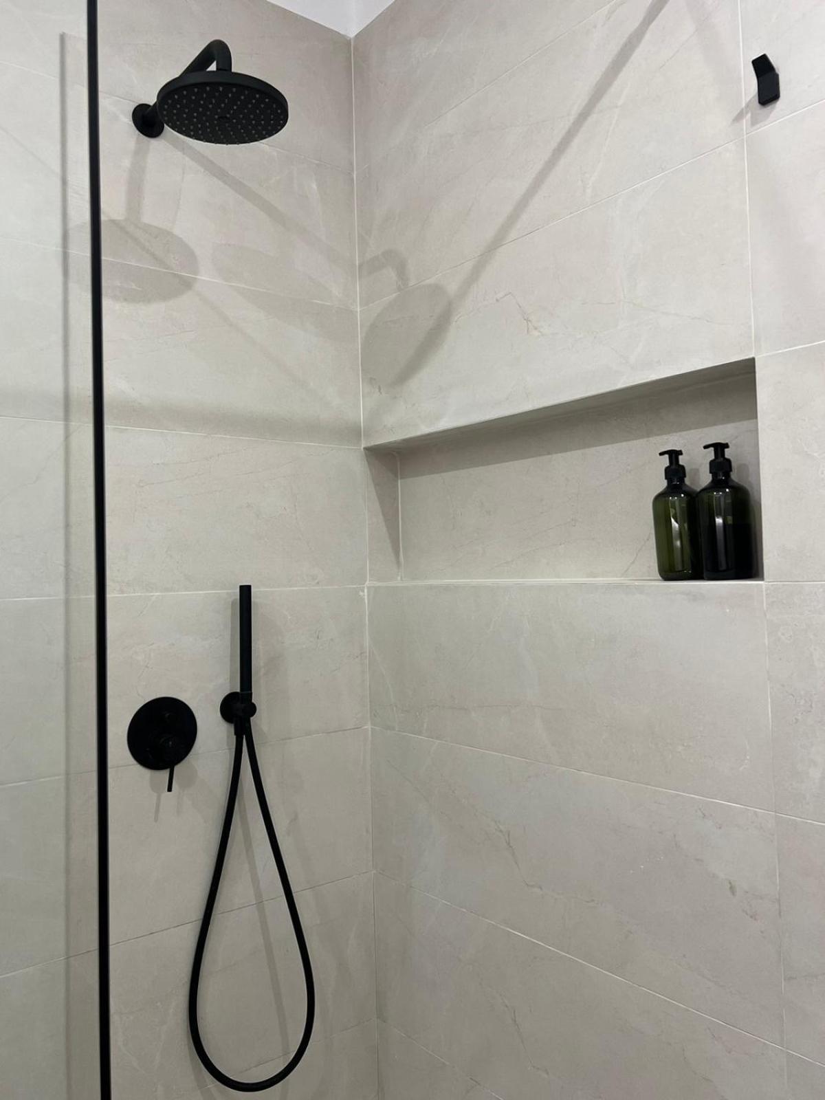 Oikiaegina Apartment Bagian luar foto